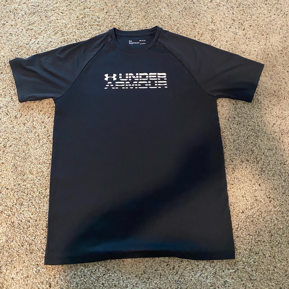 Men’s Under Armour Dry Fit T Shirt - Medium